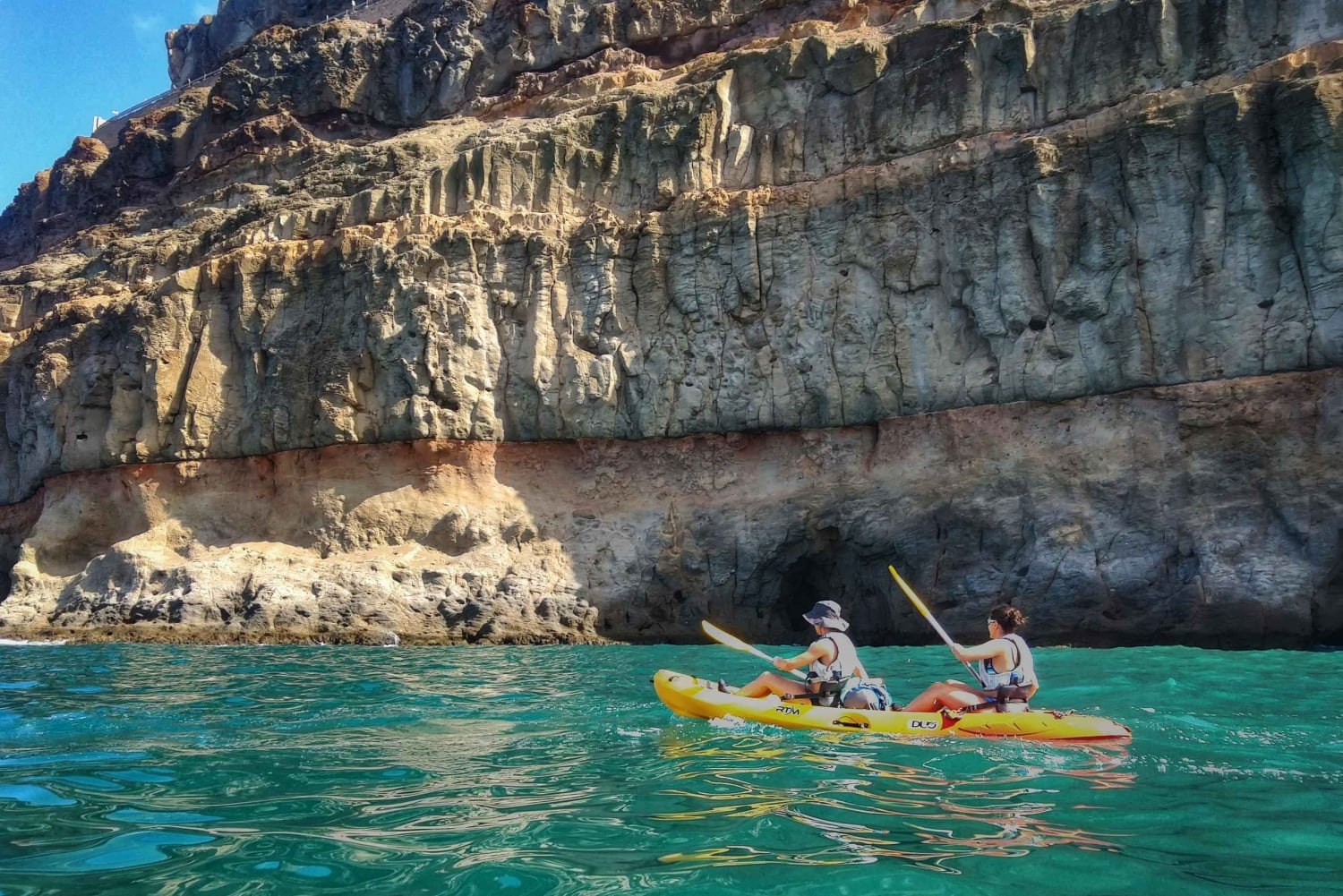 Kayak por las cuevas y acantilados de Mogan