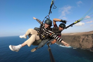 Lanzarote: Tandem Paragliding Flight Over Lanzarote