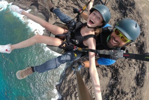 Lanzarote: Tandem Paragliding Flight Over Lanzarote