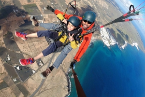 Lanzarote: Tandem Paragliding Flight Over Lanzarote