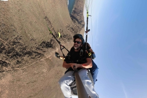 Lanzarote: Tandem Paragliding Flight Over Lanzarote