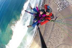 Lanzarote: Tandem Paragliding Flight Over Lanzarote