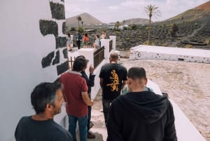 Lanzarote: Vineyard Tour with Wine and Chocolate Tasting