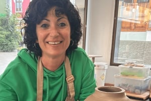 Las Palmas: Pottery Wheel Class with Materials
