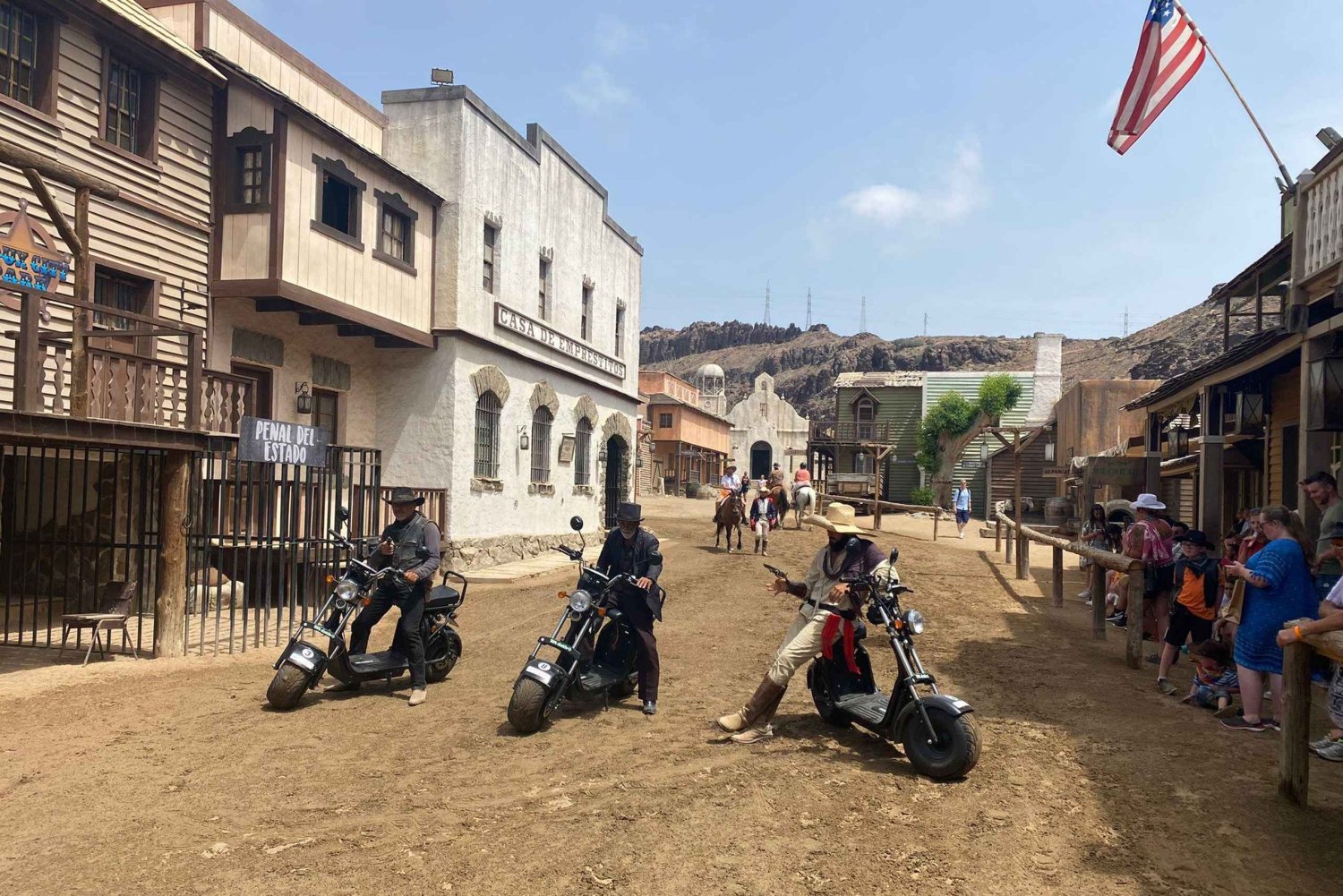 Maspalomas: Tour en E-Scooter o E-Bike + Pueblo Western Sioux City