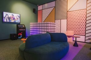 Maspalomas: Alquiler de Sala de Karaoke Temática Holiday World