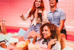 Maspalomas: Alquiler de Sala de Karaoke Temática Holiday World
