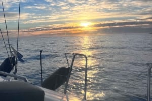 Experiencia de navegación al atardecer en Maspalomas