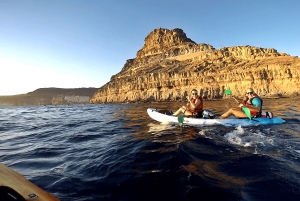 Mogán: Excursión guiada en Kayak a las Cuevas y Snorkel