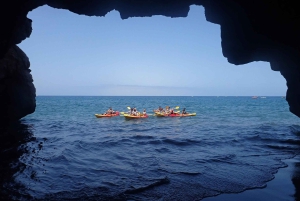 Mogán: Excursión guiada en Kayak a las Cuevas y Snorkel