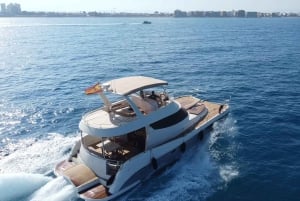 Puerto del Carmen: Catamaran Trip with Water Sports