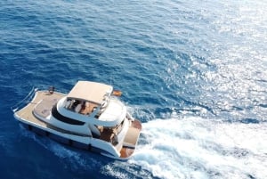 Puerto del Carmen: Catamaran Trip with Water Sports