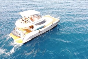 Puerto del Carmen: Catamaran Trip with Water Sports