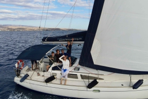 Puerto Rico: Sailing excursion with swim, drinks and tapas.