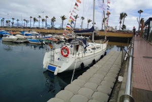 Puerto Rico: Sailing excursion with swim, drinks and tapas.