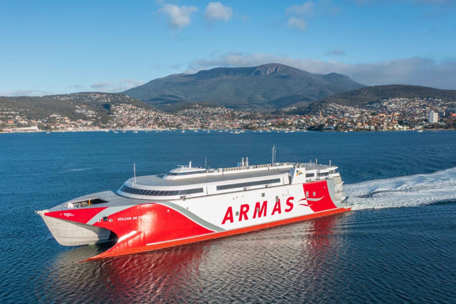 Viaje panorámico en ferry entre Tenerife y Gran Canaria