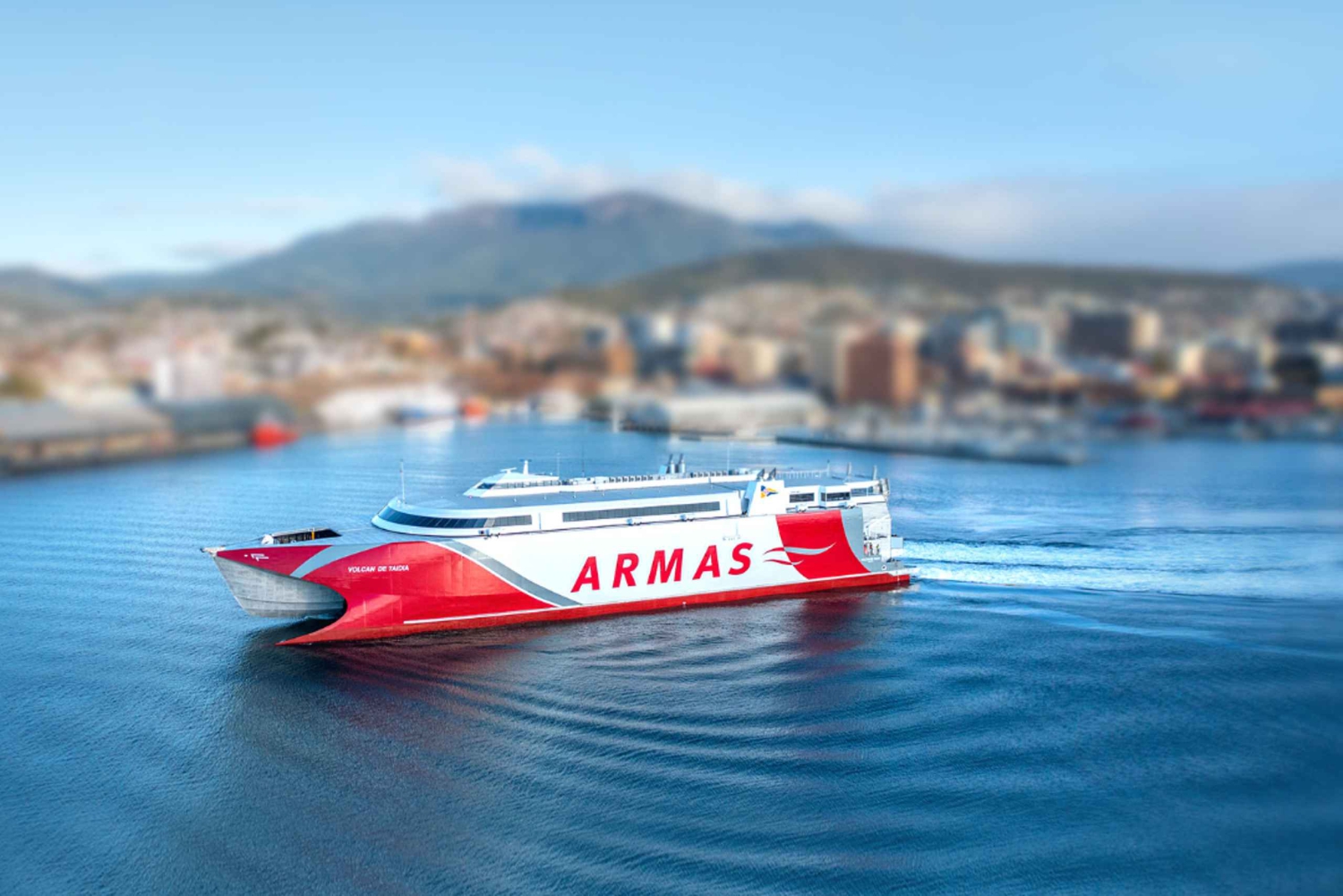 Viaje panorámico en ferry entre Tenerife y Gran Canaria