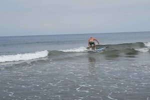 Experiencia de surf y yoga en Gran Canaria: olas, bienestar y naturaleza
