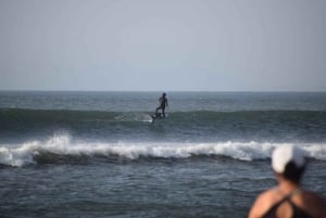 Experiencia de surf y yoga en Gran Canaria: olas, bienestar y naturaleza