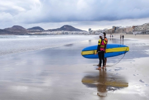 Surf lessons in Las Canteras Beach