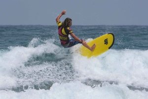 Surf lessons in Las Canteras Beach