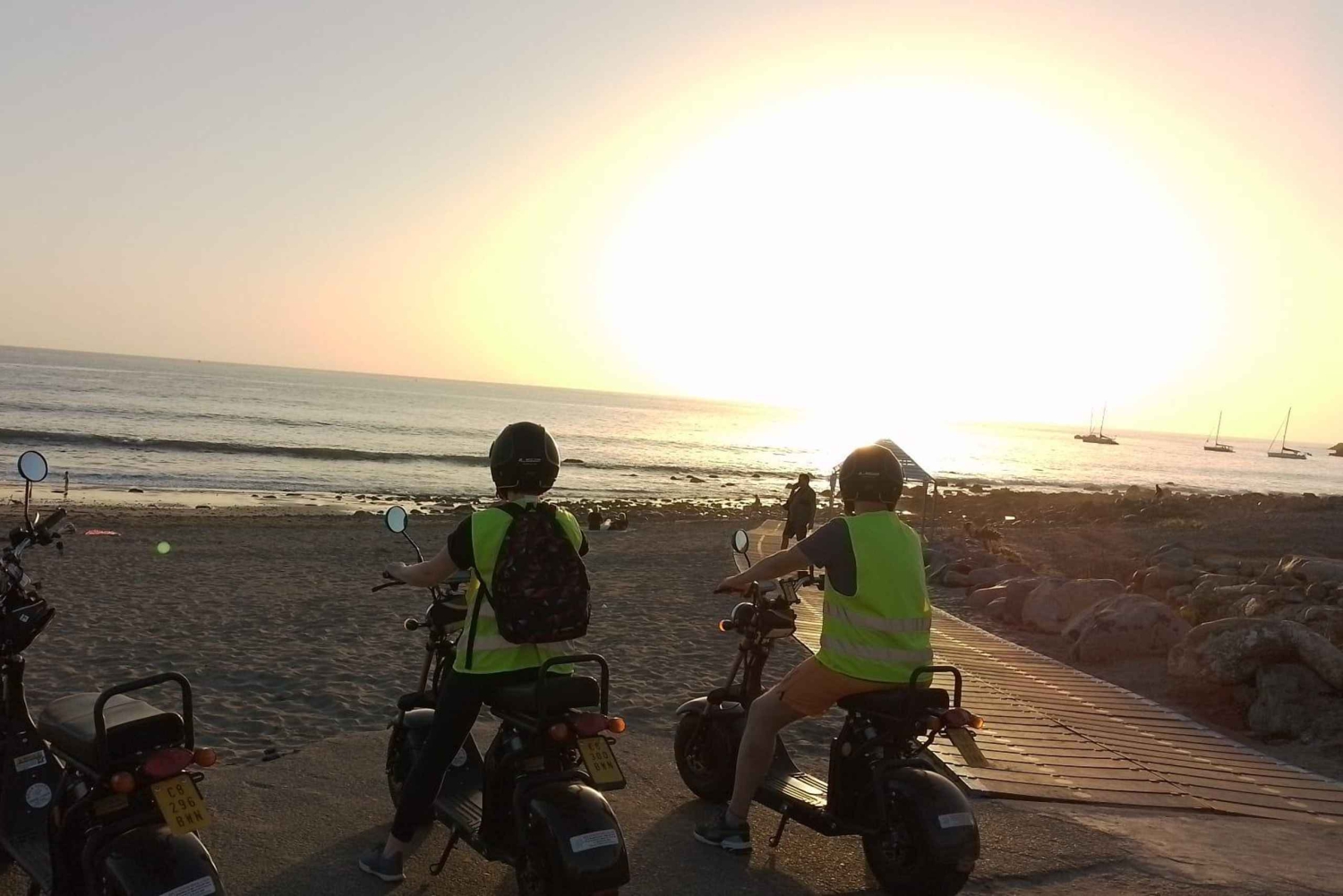 Visit Maspalomas : Rent from 1 till 4 hours e-Scooter 2 seat