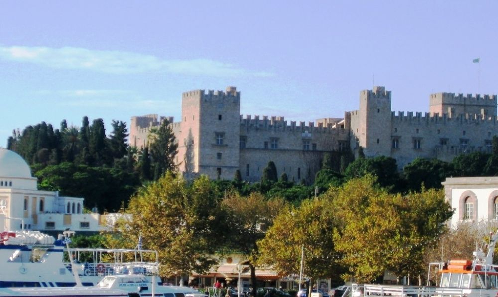 The Palace of the Grand Master ( Byzantine Museum ) in Rhodes Island -  Villa Small Paradise