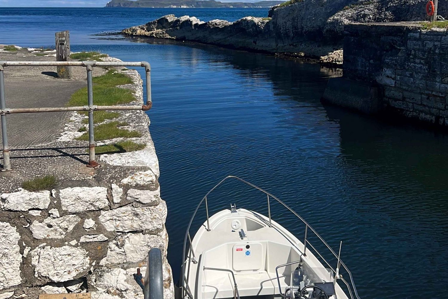 Ballintoy: Privat bådtur med historie, geologi og kulturarv