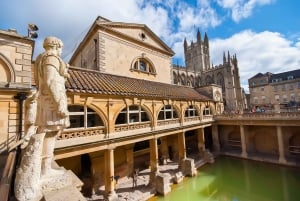 From London: Stonehenge and Bath Day Trip with Ticket