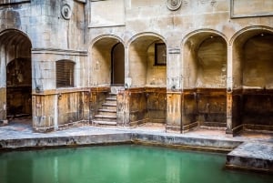From London: Stonehenge and Bath Day Trip with Ticket