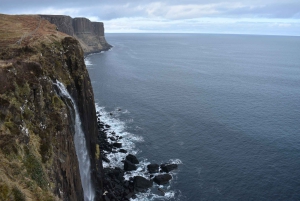 Inverness: 2-tägige Isle of Skye, Fairy Pools & Schlösser Tour