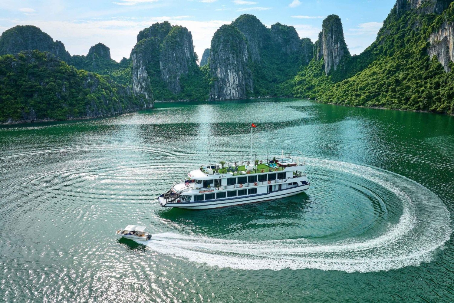 1 Tag Ha Long Bay auf 5-Sterne-Sonata-Kreuzfahrt mit Live-Musik