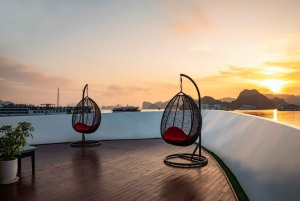 2/3 päivän Halong & Lan Ha Bay Dora 5* -risteily parveke, kylpyamme