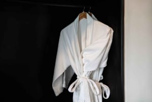 2/3-dages Halong & Lan Ha-bugten Doris 5* krydstogt med balkon og badekar