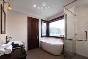 2/3 päivän Halong & Lan Ha Bay Erina 5* risteily parvekkeella, kylpyamme