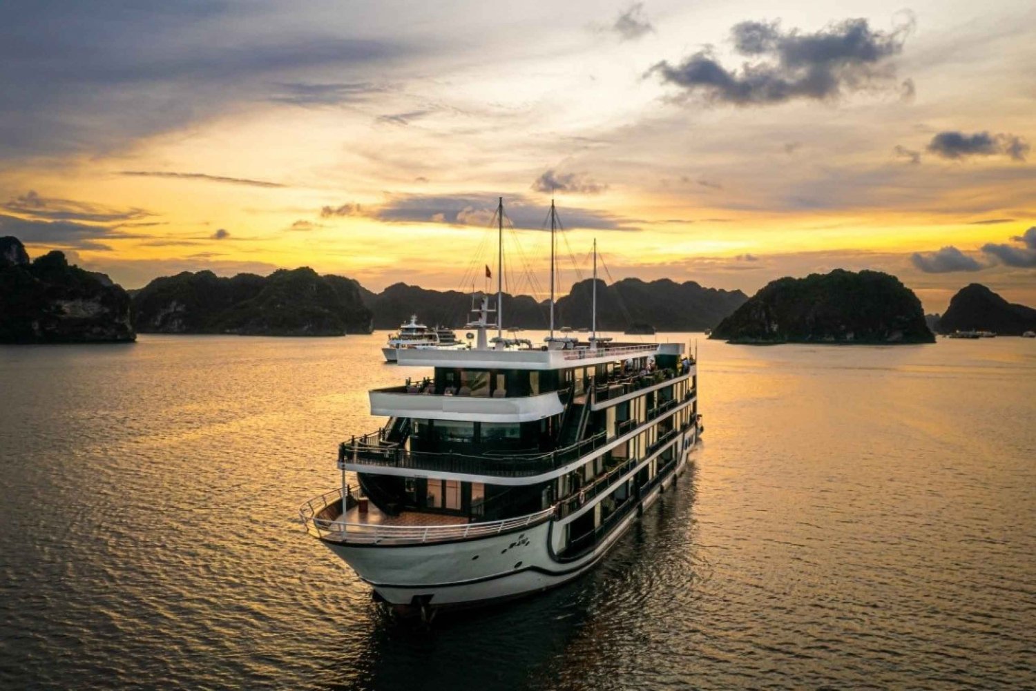 3 Day - Hanoi City Tour - Lan Ha Bay 5 Star Cruise & Balcony