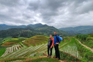 Excursão de 2 dias de moto a Mu Cang Chai Loop saindo de Sapa