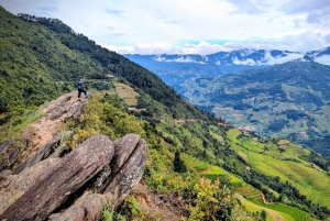 Excursão de 2 dias de moto a Mu Cang Chai Loop saindo de Sapa