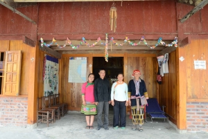 2-Day Sa Pa Ethnic Homestay Tour & Trek with Limousine Bus