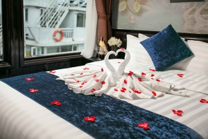 Hanoi: 2-Day Halong Bay Boutique Cruise with Kayaking