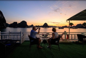 Hanoi: 2-Day Halong Bay Boutique Cruise with Kayaking