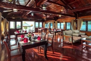Hanoi: 2-Day Halong Bay Boutique Cruise with Kayaking