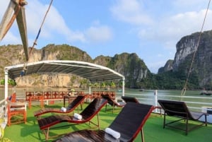 Hanoi: 2-Day Halong Bay Boutique Cruise with Kayaking