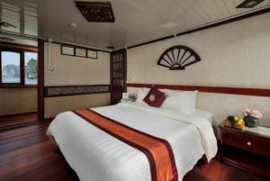 Hanoi: 2-Day Halong Bay Boutique Cruise with Kayaking