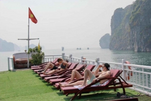 Hanoi: 2-Day Halong Bay Boutique Cruise with Kayaking