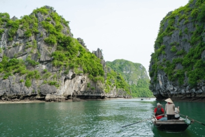 3-daagse cruise van 2 nachten in Ha Long Bay met privébalkon