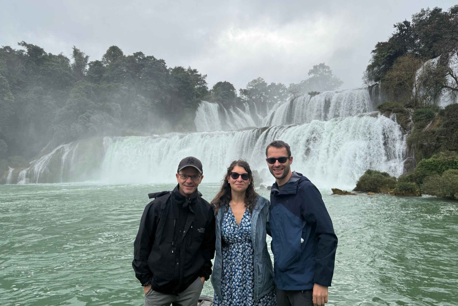 En heldagstur till Ban Gioc-vattenfallet och God's Eye Mountain