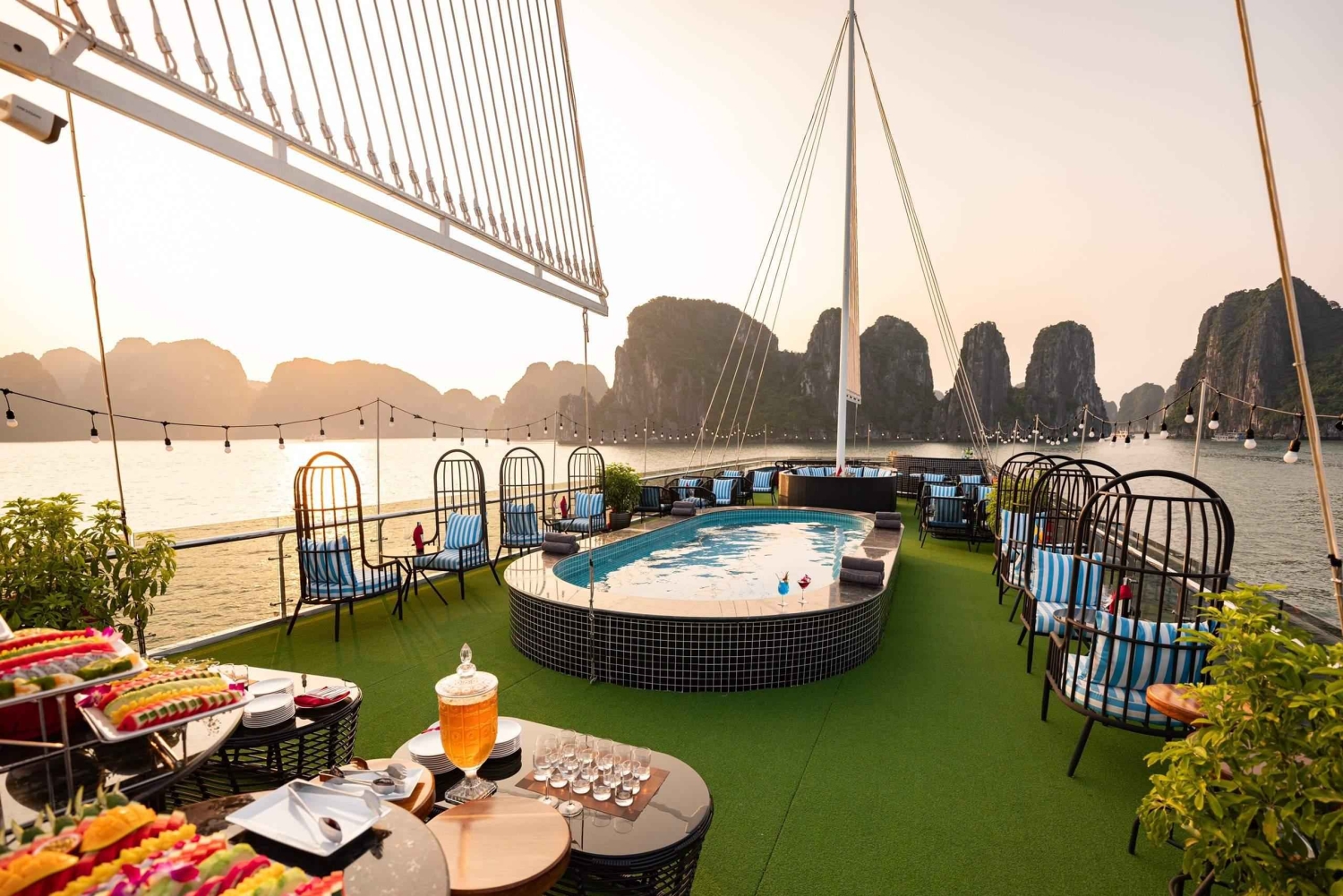 CRUCERO AMETHYST - Crucero 5 estrellas a la Bahía de Halong 1 Día