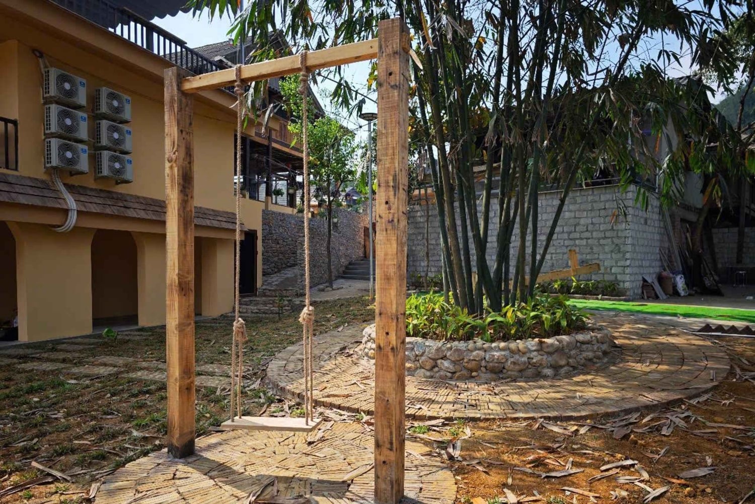 Authentische Kultur der Weißen Thai mit Gruppentour Hanoi – Pu Bin