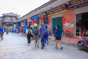 Village ancien de la poterie de Bat Trang en moto